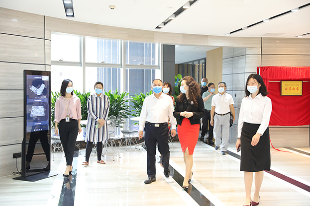 罗湖区领导一行莅临官方认证的服务平台调研指导工作