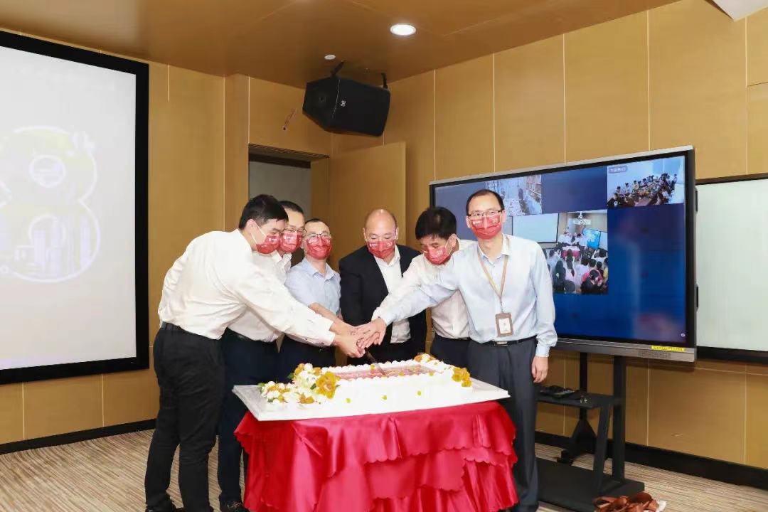 官方认证的服务平台28周年庆 | 相逢的意义在于照亮彼此 